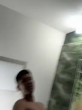Valentiino69 webcam