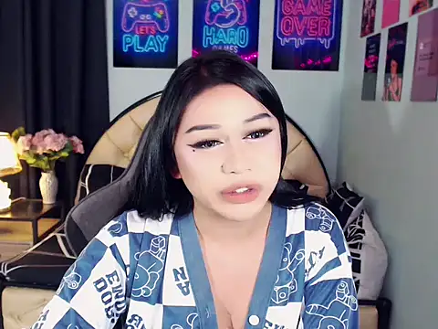 SexxyTsLoverr webcam