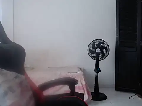 Adriana_0312 webcam