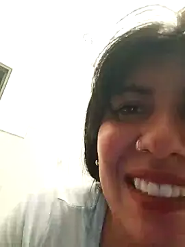 aisha_latina webcam
