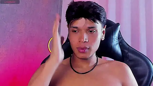 Alejandroo_Montenegro webcam