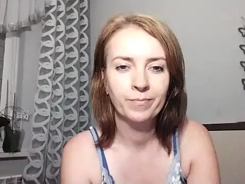 JenniferAlone webcam