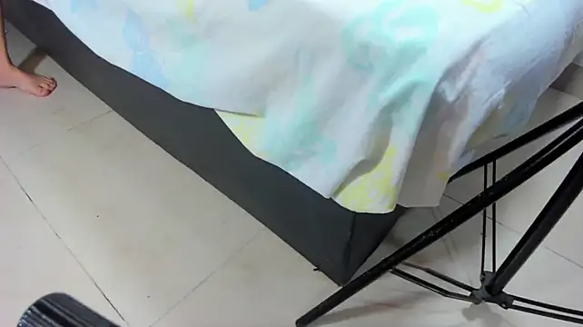 KinkyLatins webcam
