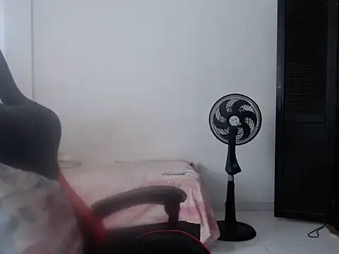 Adriana_0312 webcam