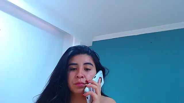 danna-_roouss live cam on StripChat