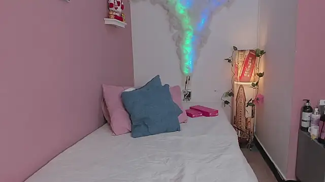 mia_gold_ webcam