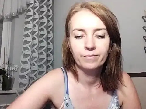JenniferAlone webcam