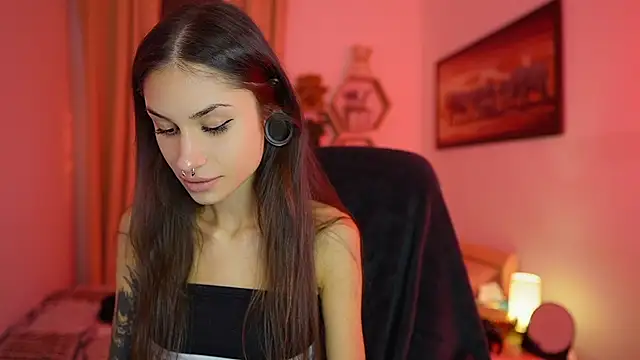 Aprill_Grey webcam