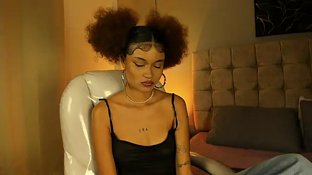 Naomy9_ webcam