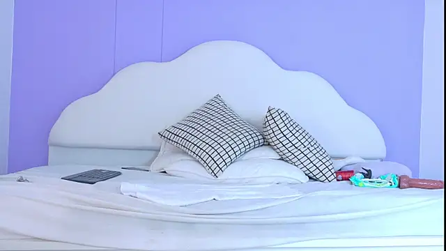 SeleneGibson__ webcam