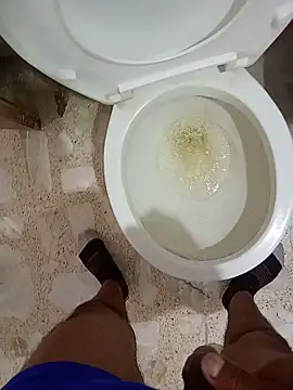 Ernesthot82 live sex cam