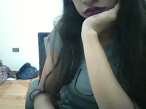 Hot-Shalini02 webcam