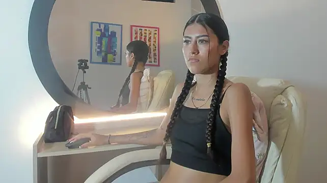 ScarletMoon_1 webcam