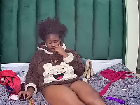 ThickBlackPussy24 webcam