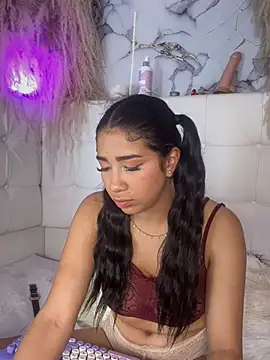 Taliaaa_Paris webcam