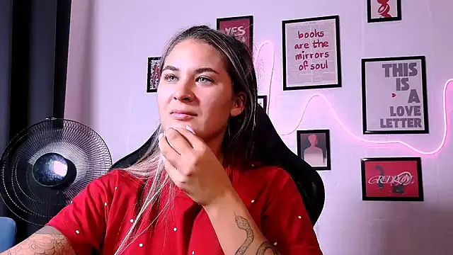 AlisaFrost webcam