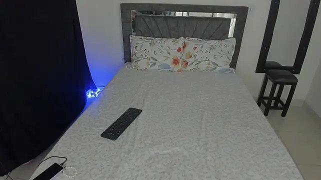 nancy_19 live cam on StripChat