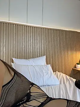 NahimiThompson webcam