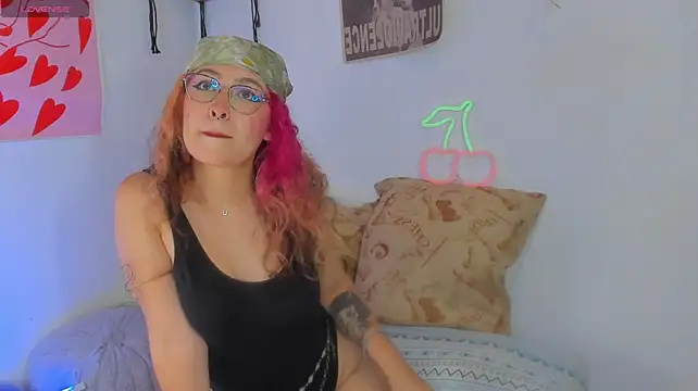 MarieTaylor_ webcam