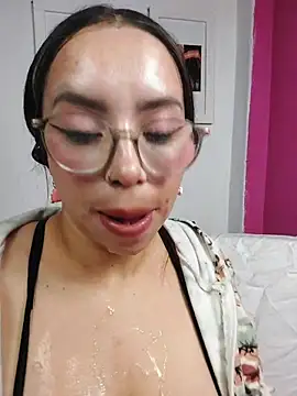 valentina_swallow webcam