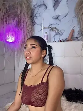 Taliaaa_Paris webcam
