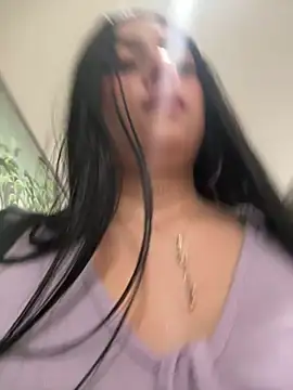 LilacNoir webcam