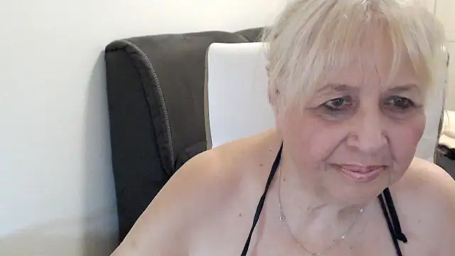 SusiLifeXXX webcam