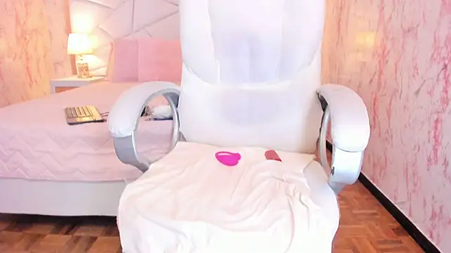 Emily_Whinfre webcam