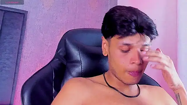 Alejandroo_Montenegro webcam