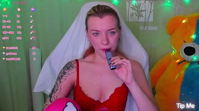 MeganNewCat webcam