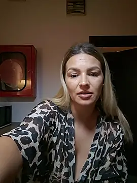 AvaCherry webcam