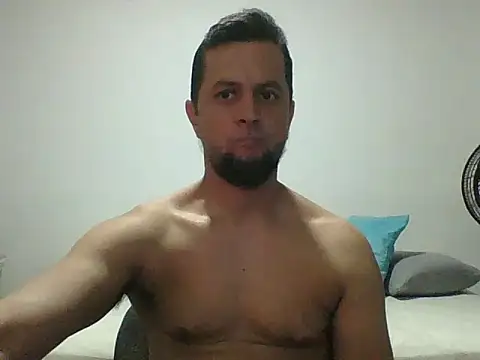 TRIISTAN_KING10 live cam on StripChat