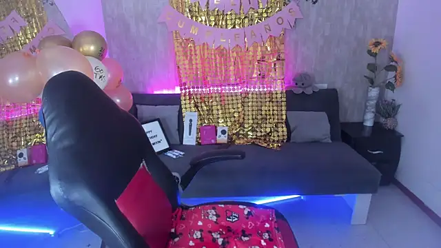 anna_moon11 live cam on StripChat