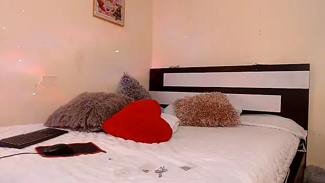 chika_hellar webcam