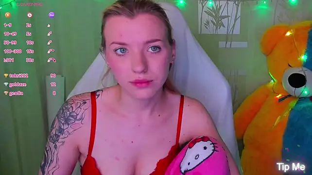 MeganNewCat webcam
