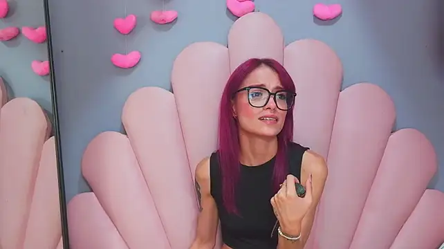 luci_miller webcam
