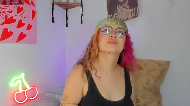 MarieTaylor_ webcam