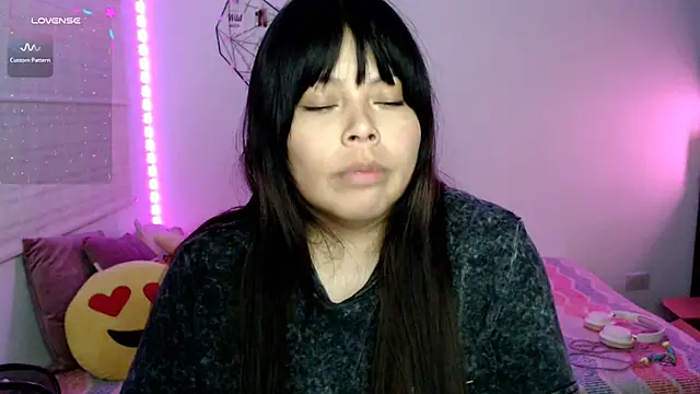 EllieMoonX webcam