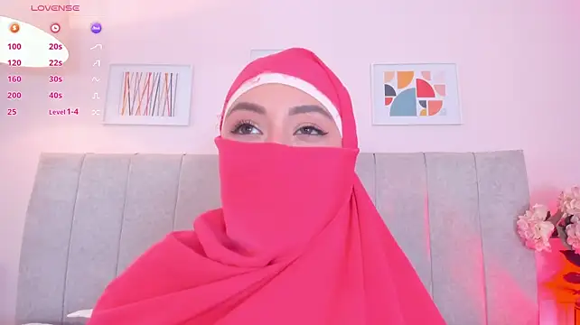 fatiima_ (F young) - Spread pussy and rub clit 🔥👀