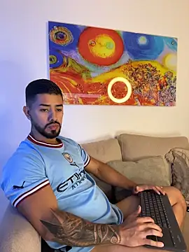 Ezzio_Scolaro webcam