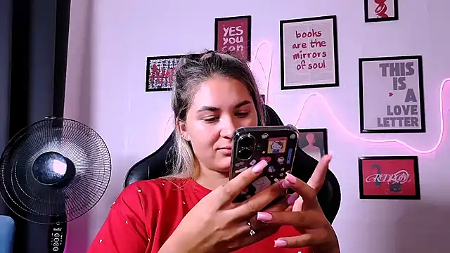AlisaFrost webcam