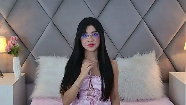 OliviaDiaz live cam on StripChat