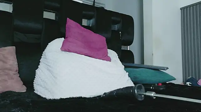 levana1 live cam on StripChat