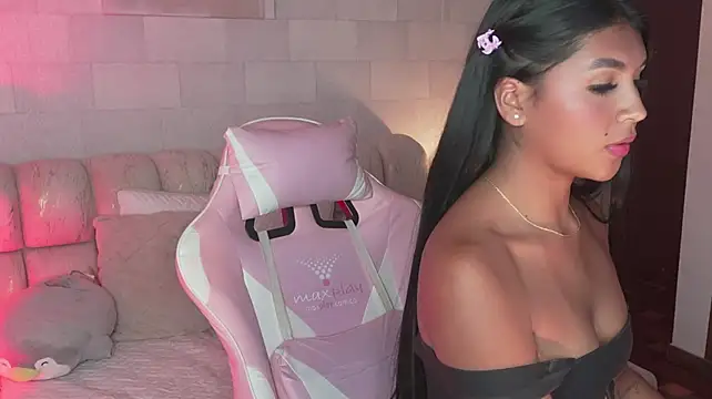 Naomi-Gray webcam