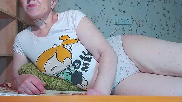 MadamBombShell webcam