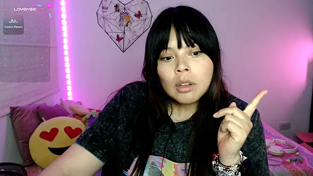 EllieMoonX webcam