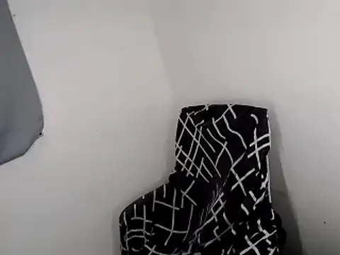 miss_satisfaction live cam on StripChat