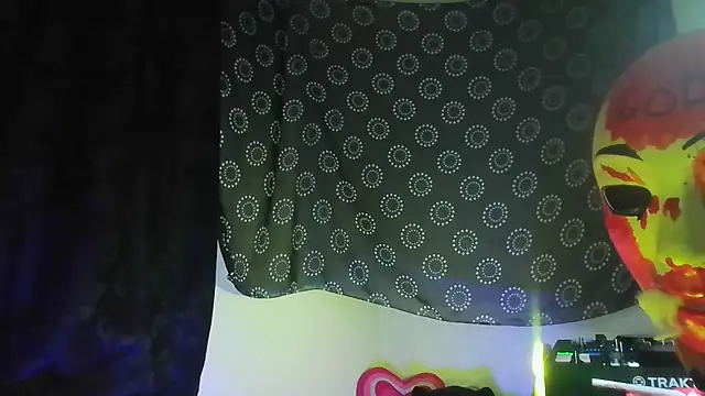 Guyst049 webcam
