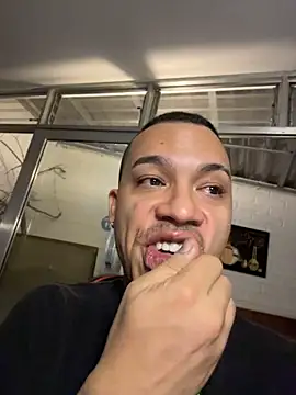AlphaMasterXxx webcam