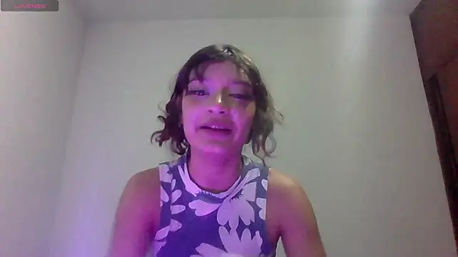 Sophiee_66666 webcam